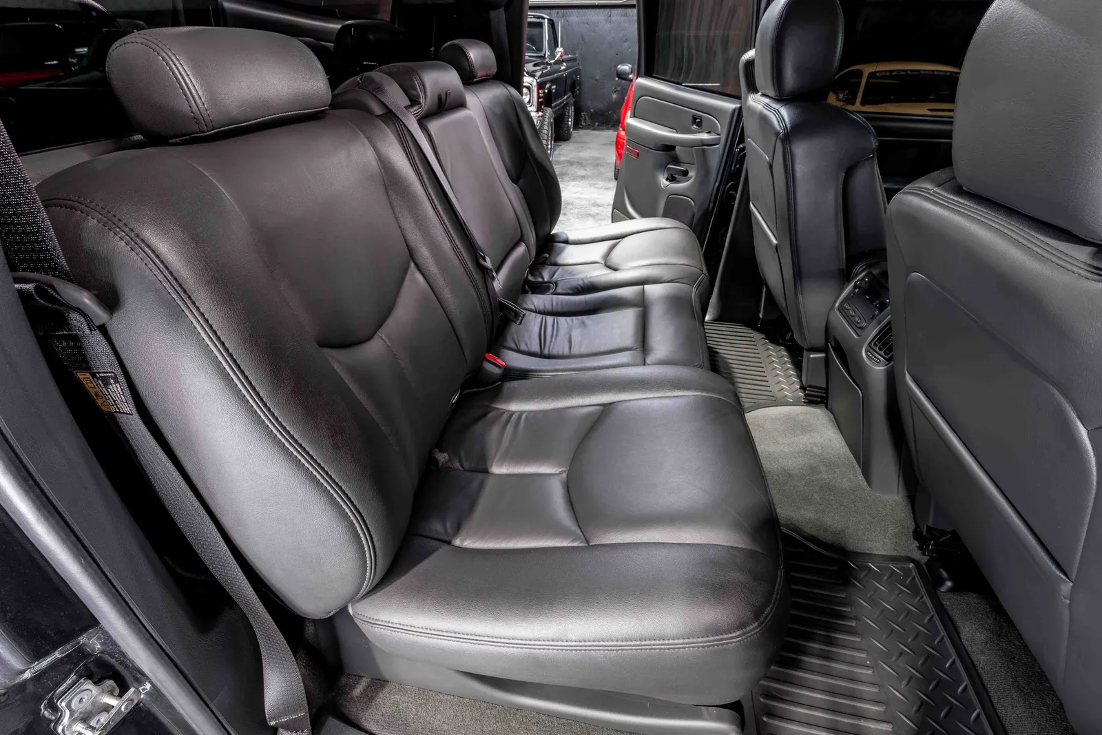  2004-GMC-Sierra-2500HD-Dark-Spiral-Gray-Metallic-184479-53.jpg